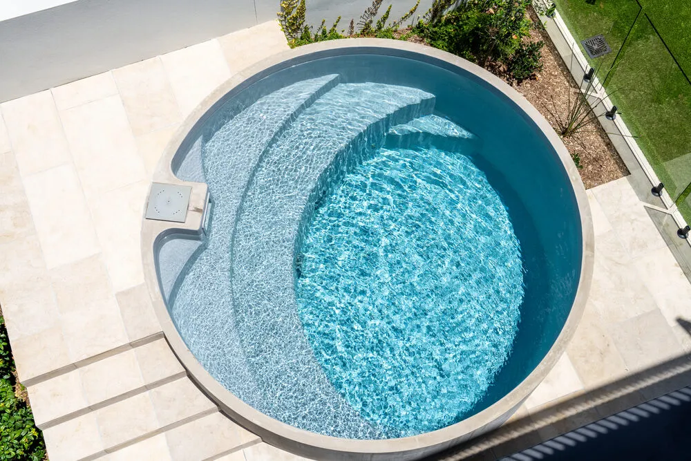 Plungie Arena plunge pool, Grey Reef finish