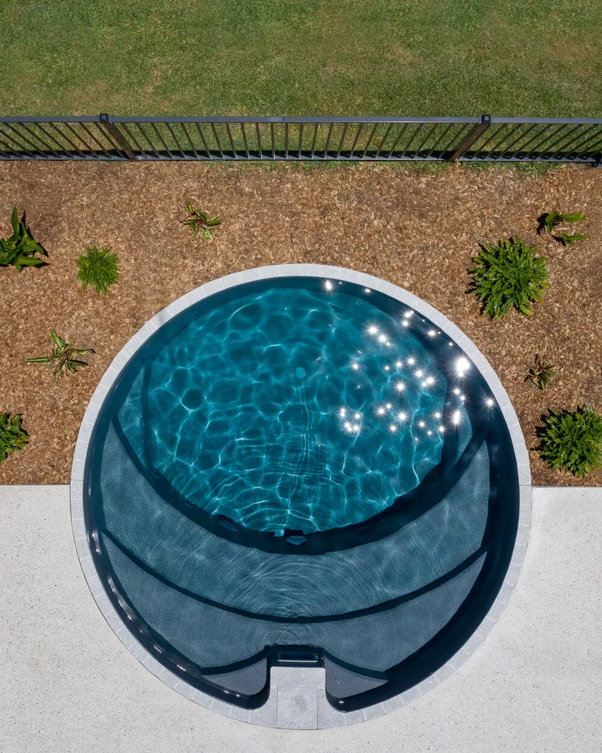 Plungie Arena plunge pool, Grey Reef finish