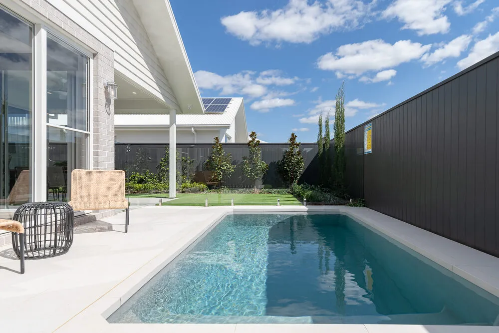 Plungie Original plunge pool, Grey Reef finish